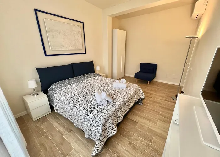 F&F Rooms
